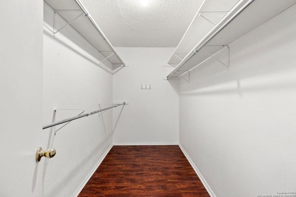 Interior, Walk-in Closets, Wood Texture Flooring