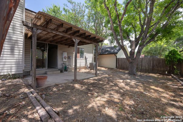 Backyard, Exterior