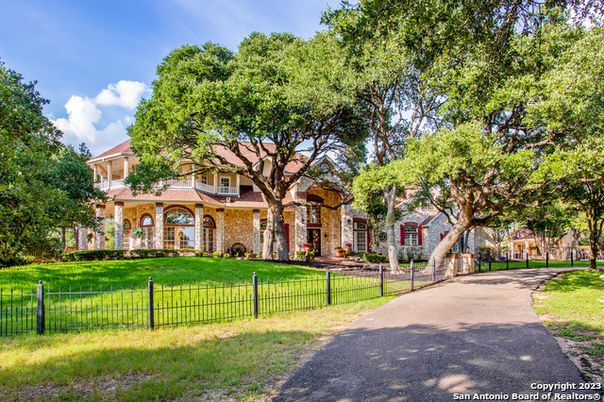 Backyard, Exterior, Facade, Brick Facade, French Provincial