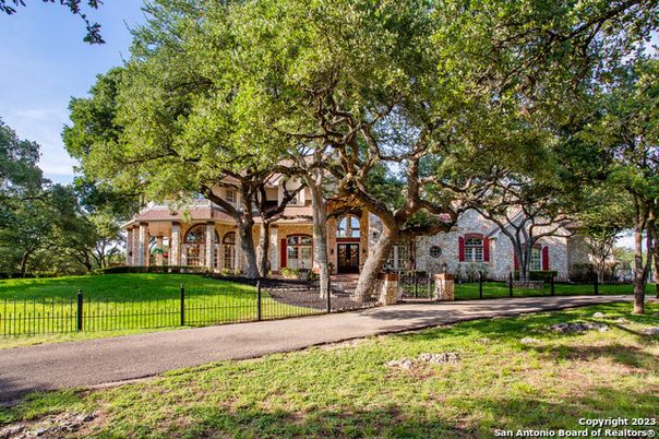 Backyard, Exterior, Facade, French Provincial