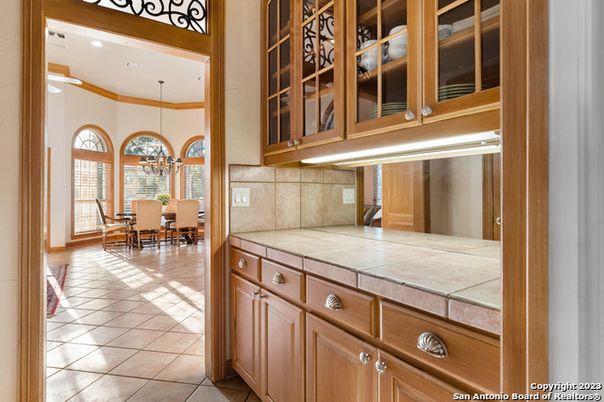 Dining room, Interior, Pendant Lights, Recessed Lighting