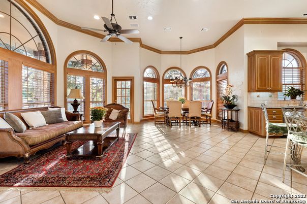Dining room, Interior, Living room, Pendant Lights, Recessed Lighting