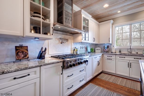 Interior, Kitchen, Recessed Lighting, Wooden Ceilings, Wood Texture Flooring