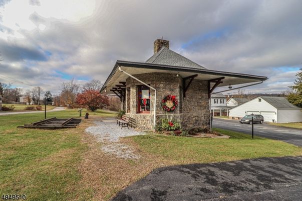 Backyard, Detached Garage, Exterior