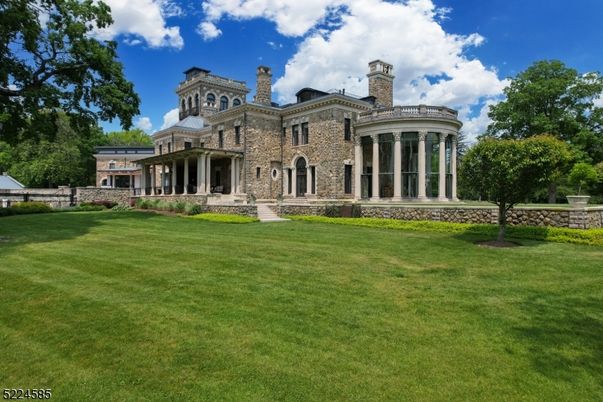Backyard, Exterior, Facade, Brick Facade, French Provincial
