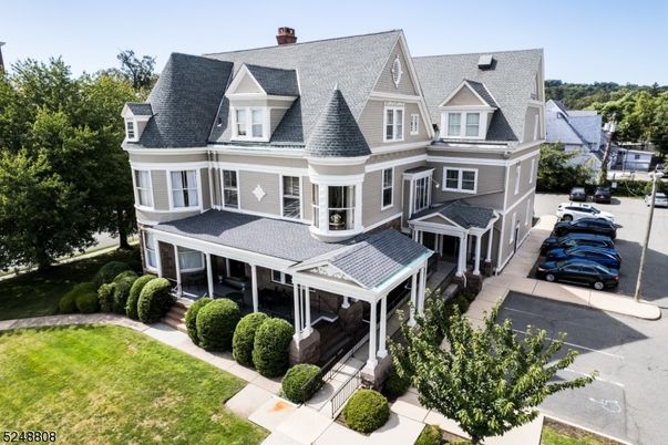 Exterior, Facade, Queen Anne Victorian