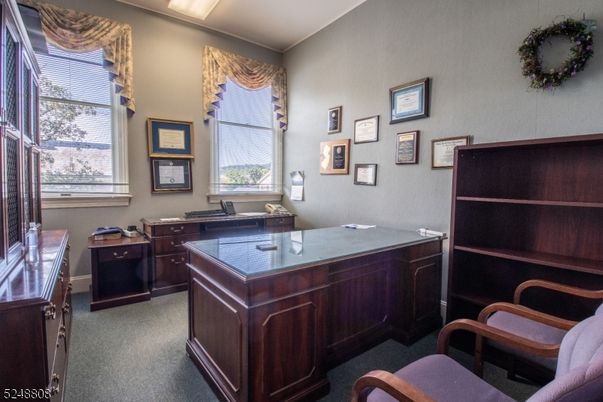 Home Office, Interior