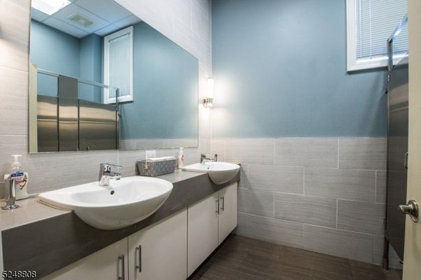 Bathroom, Dual Sink Vanities, Interior, Wood Texture Flooring