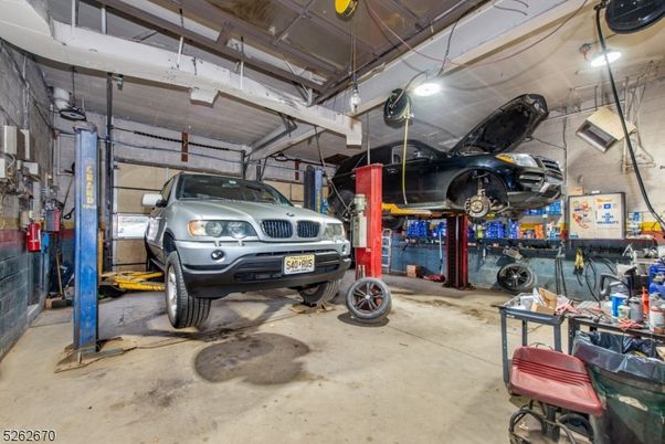 Garage, Interior