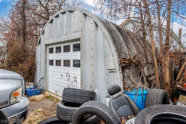 Detached Garage, Exterior