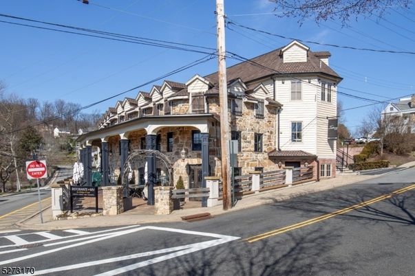 Exterior, Facade, Queen Anne Victorian
