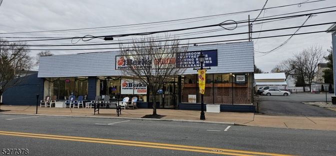 Exterior, Facade, None