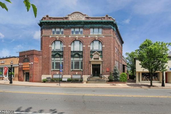 Exterior, Facade, Brick Facade, Rowhouse