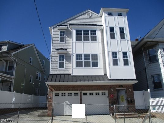 Attached, Exterior, Facade, Brick Facade, Rowhouse