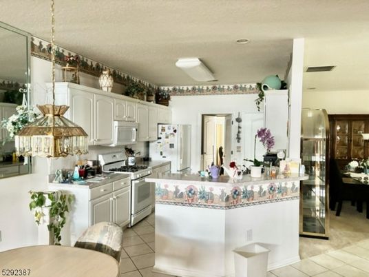 Dining room, Interior, Kitchen, Recessed Lighting, Stainless Steel Appliances