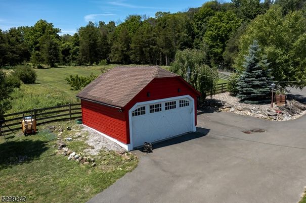 Detached Garage, Exterior