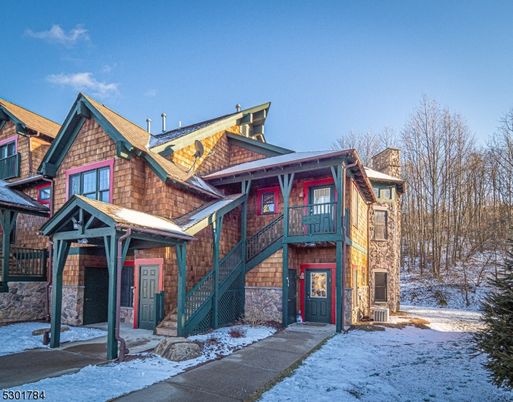Exterior, Facade, Tudor Revival
