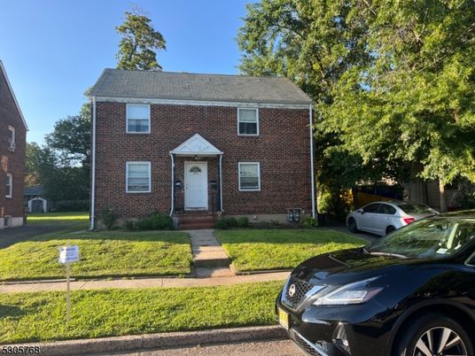 Exterior, Facade, Brick Facade, Georgian