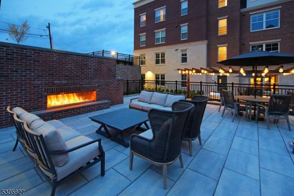 Exterior, Fireplace