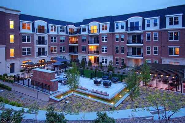 Exterior, Facade, Condo Building