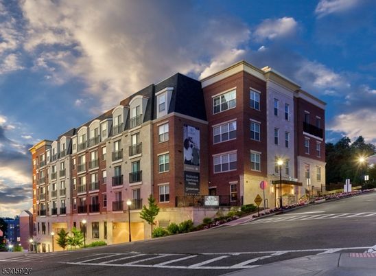 Exterior, Facade, Condo Building