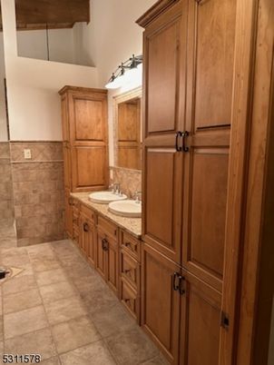 Bathroom, Dual Sink Vanities, Interior