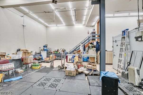 Garage, Interior