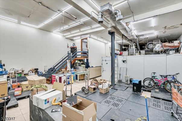 Garage, Interior