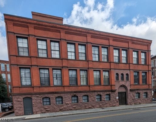 Exterior, Facade, Georgian