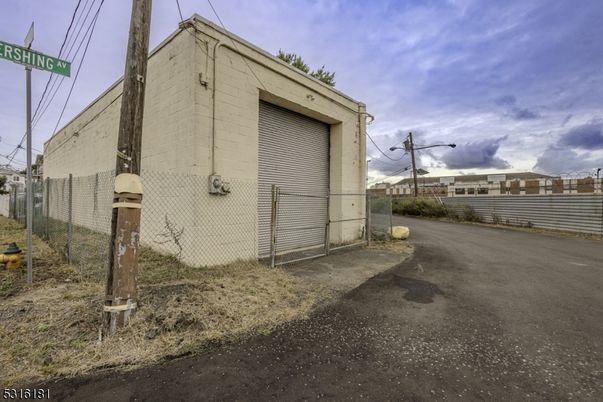Detached Garage, Exterior
