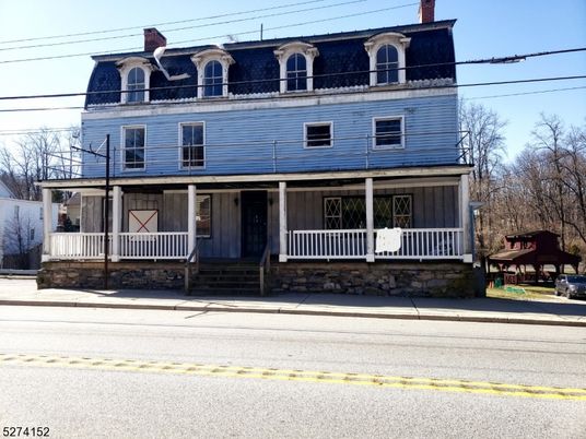 Exterior, Facade, Queen Anne Victorian