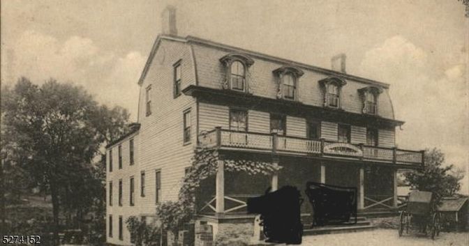 Exterior, Facade, Rowhouse