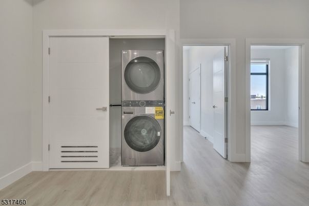 Interior, Utility Closets, Washer, Wood Texture Flooring