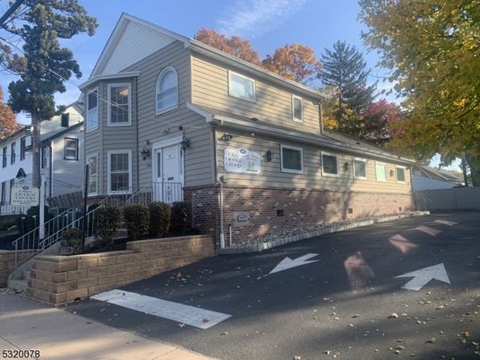 Exterior, Facade, Brick Facade, Rowhouse