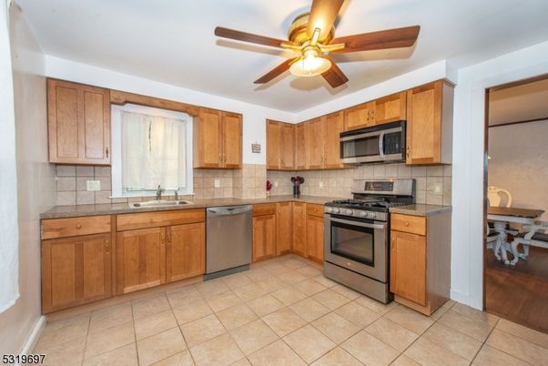 Dining room, Interior, Kitchen, Stainless Steel Appliances, Wood Texture Flooring