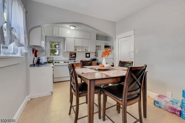 Dining room, Interior, Kitchen, Stainless Steel Appliances