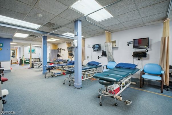 Fitness Equipment, Interior, Recessed Lighting