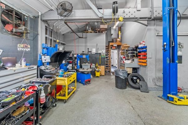 Garage, Interior