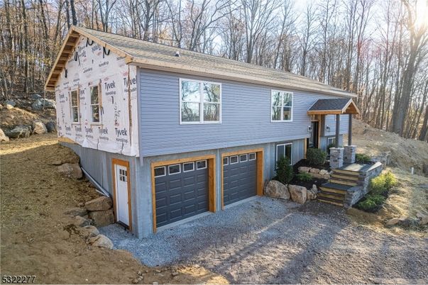 Attached, Exterior, Facade, Raised Ranch