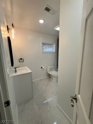 Bathroom, Interior, Marble, Recessed Lighting