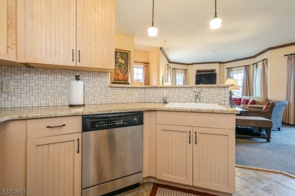 Interior, Kitchen, Pendant Lights, Stainless Steel Appliances