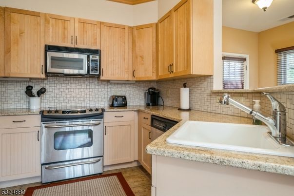 Interior, Kitchen, Stainless Steel Appliances