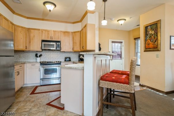 Interior, Kitchen, Pendant Lights, Stainless Steel Appliances