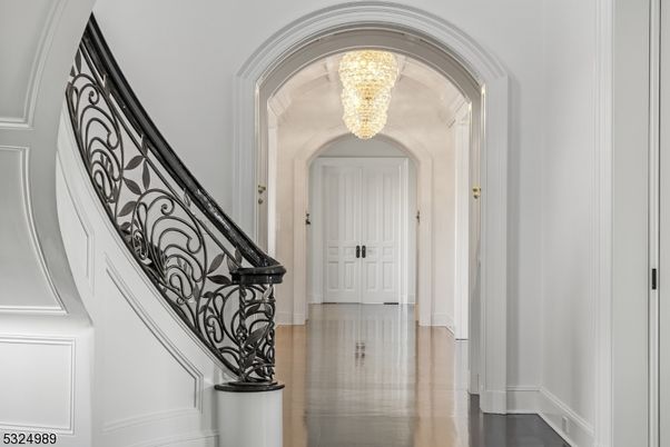 Chandelier, Interior