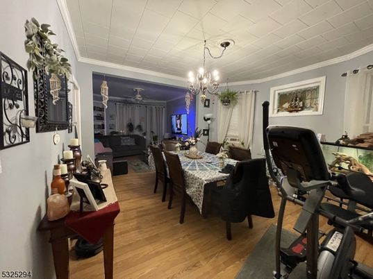 Chandelier, Dining room, Fitness Equipment, Interior, Living room, Wood Texture Flooring