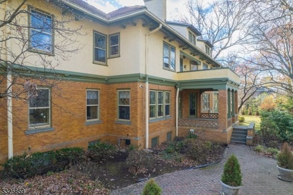 Exterior, Facade, Brick Facade, Mediterranean