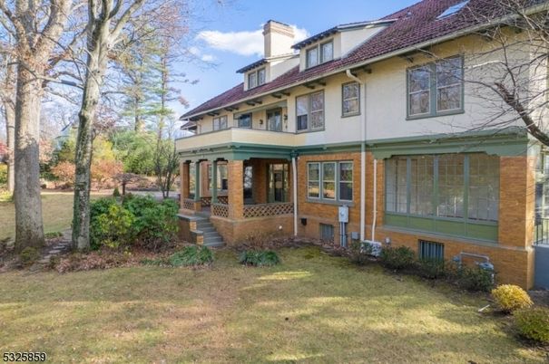 Backyard, Exterior, Facade, Brick Facade, American Foursquare