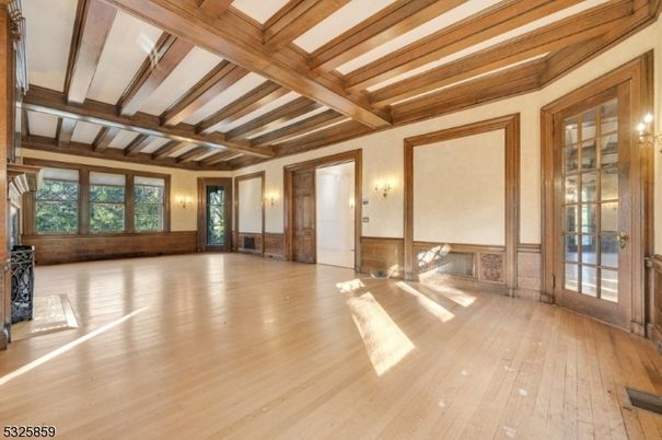 Empty room, Interior, Wooden Beams, Wood Texture Flooring