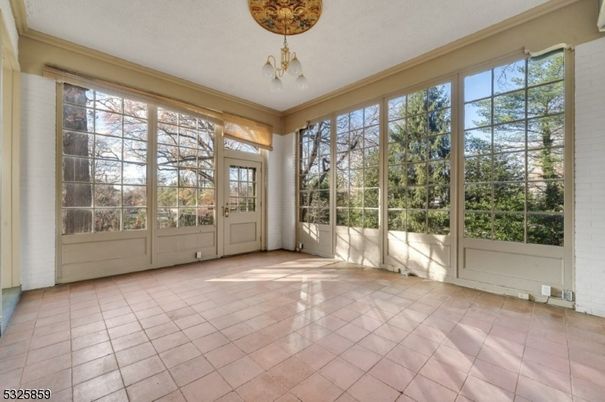 Chandelier, Empty room, Interior