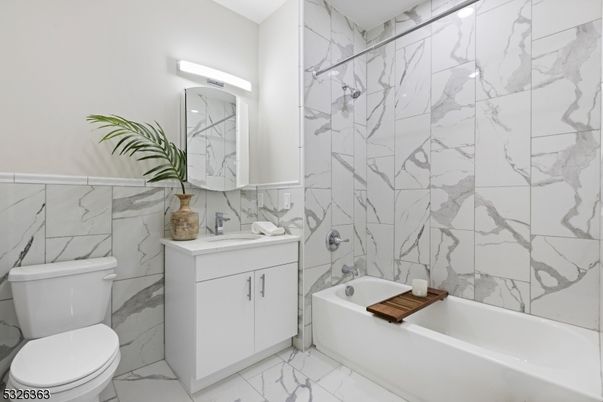 Bathroom, Interior, Marble, Marble Walls